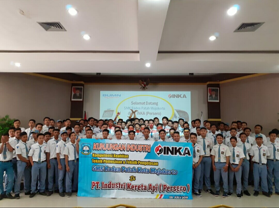 Kunjungan Industri TPM TPL Ke P.T. INKA