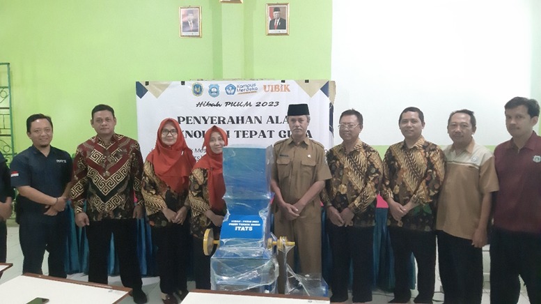 Hibah PKKM dari Institut Teknologi Adhi Tama Surabaya (ITATS) Berupa Mesin Pencacah Plastik