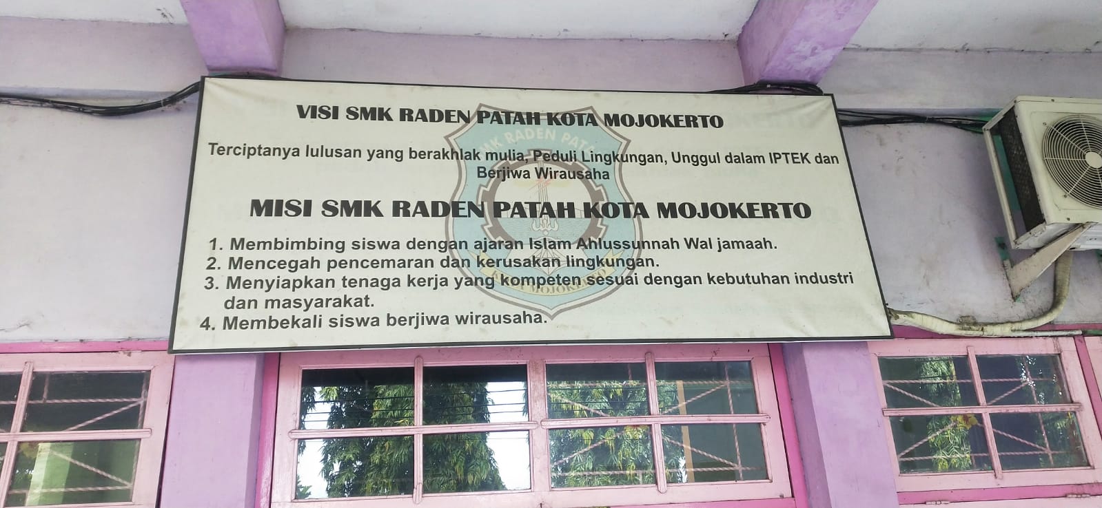 Visi dan Misi Sekolah Sebagai Acuan dalam Mencapai Tujuan Pendidikan