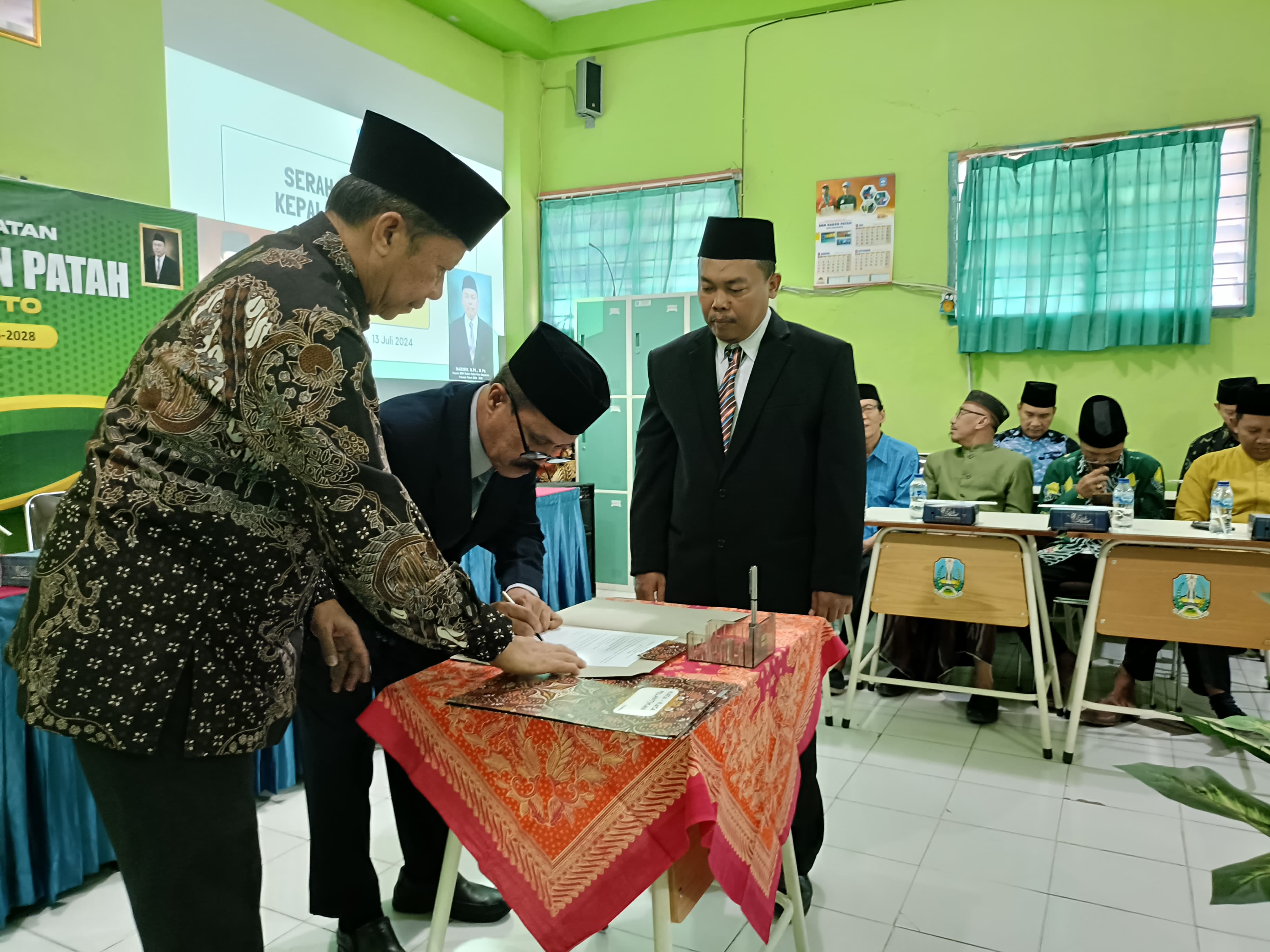 Pelantikan Kepala SMK Raden Patah Kota Mojokerto Periode 2024 - 2028