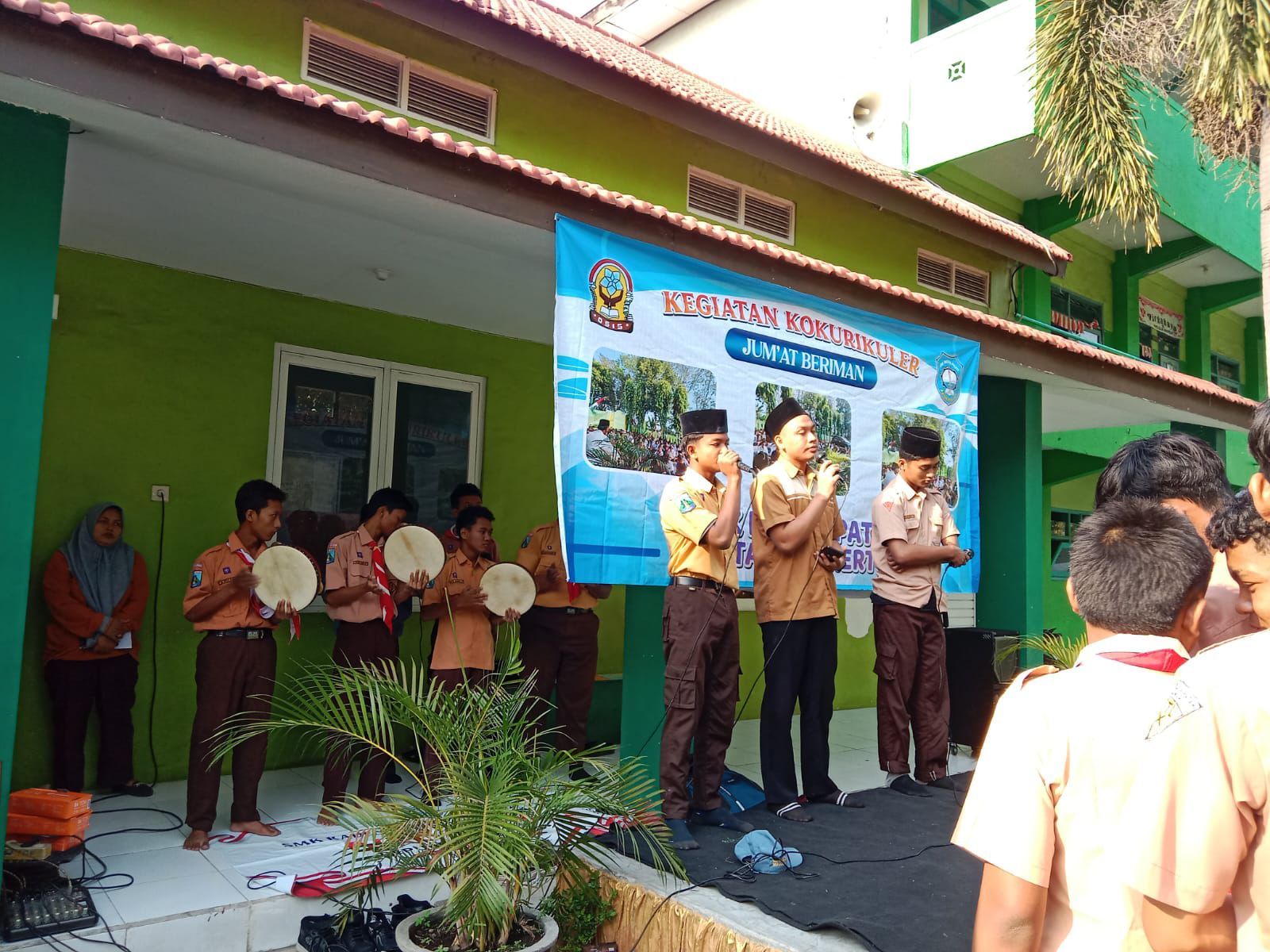 Kokurikuler Jumat Beriman di SMK Raden Patah Kota Mojokerto