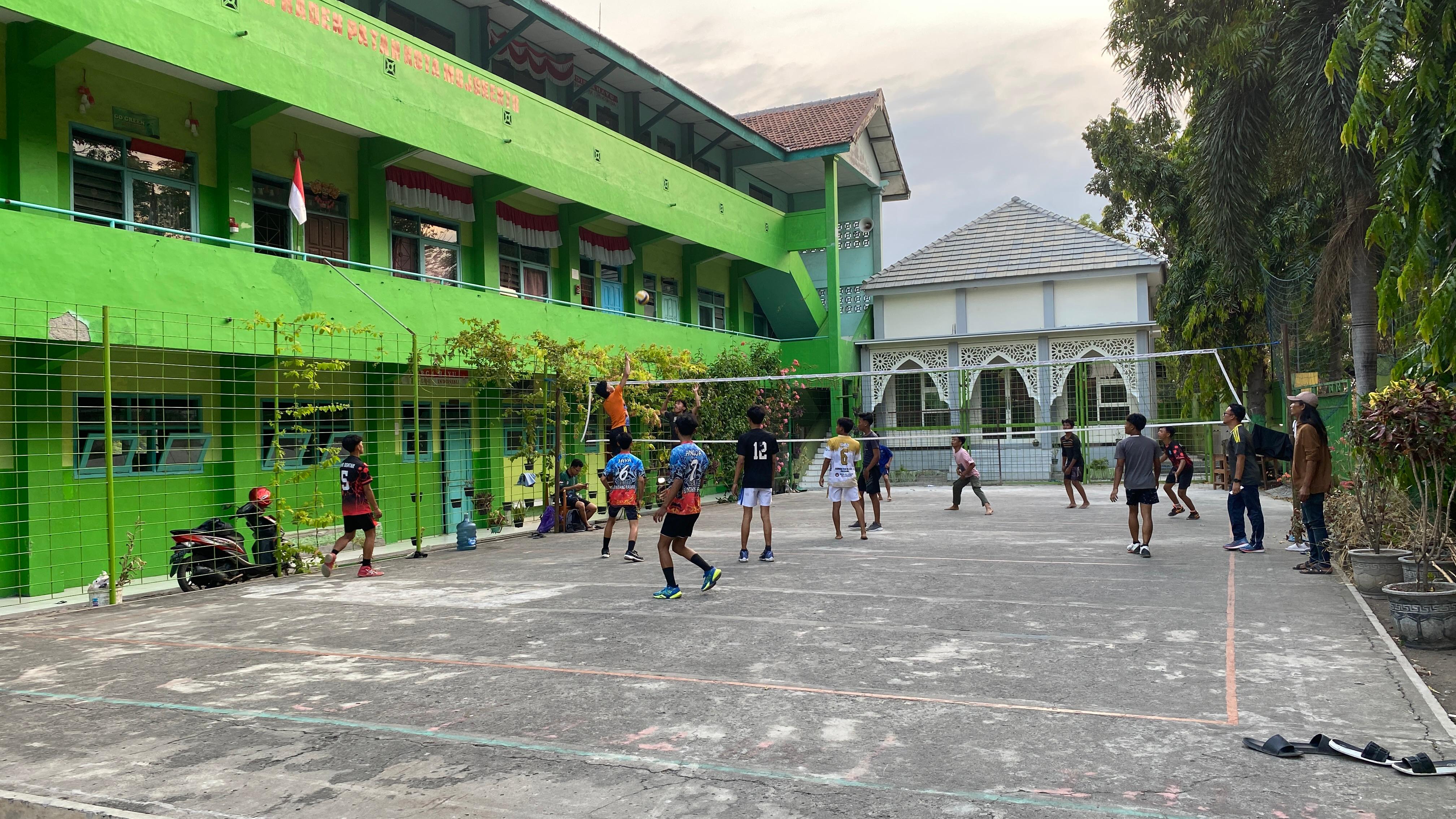 Tim Voli SMK Raden Patah Kota Mojokerto Siap Bertanding di Klik Indomaret Tournament Volley Ball 2024